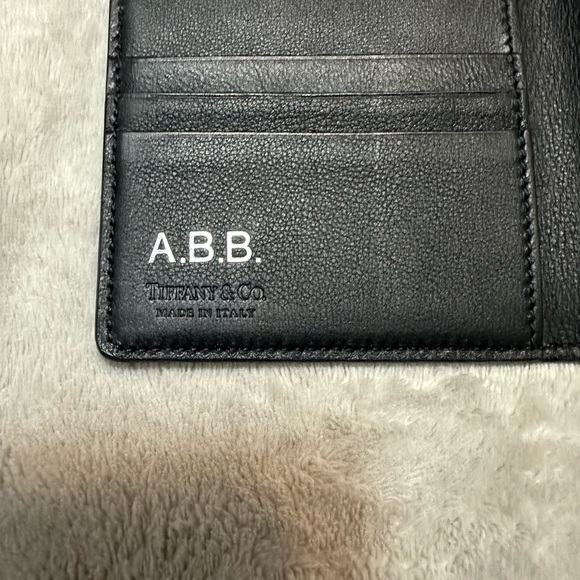 Tiffani & Co passport holder cover new - Picture 5 of 5